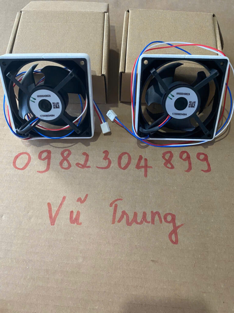 Quạt tủ lạnh Hitachi 3 dây 9cm x 9cm mới loại tốt