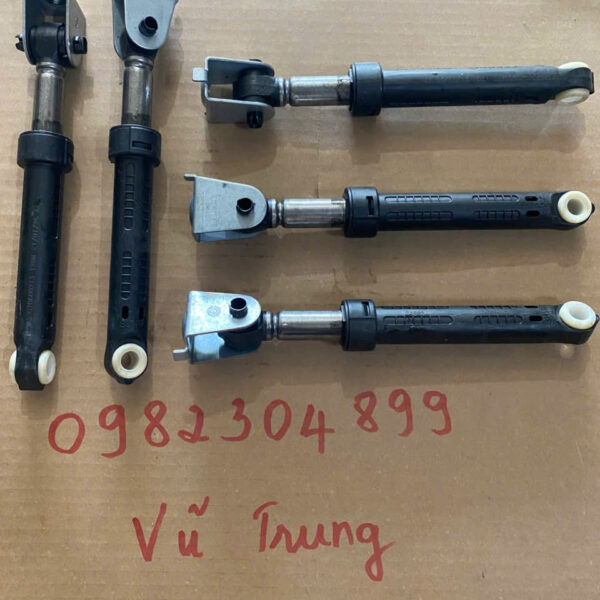 Một chiếc Thụt nhún-giảm xóc máy giặt AQUA