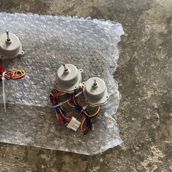 Motor quạt tản nhiệt tủ lạnh LG mô tơ mới chính hãng( trục nhở )