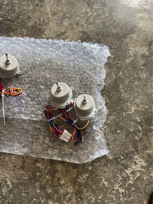 Motor quạt tản nhiệt tủ lạnh LG mô tơ mới chính hãng( trục ngắn)